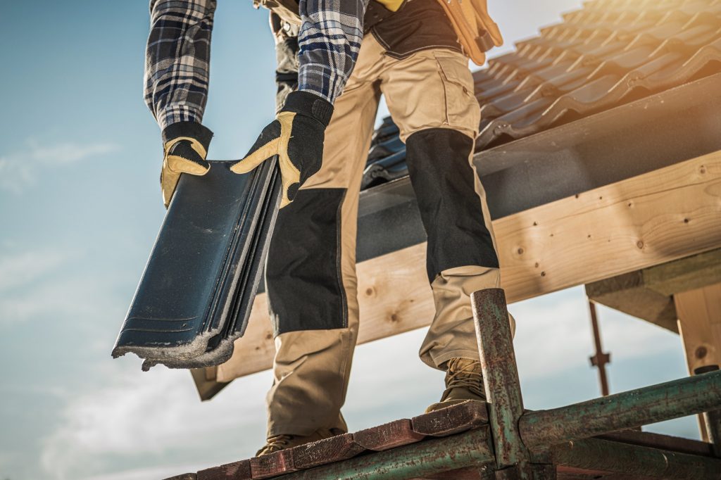 Roof Repair vs. Roof Replacement: How to Choose the Right Option